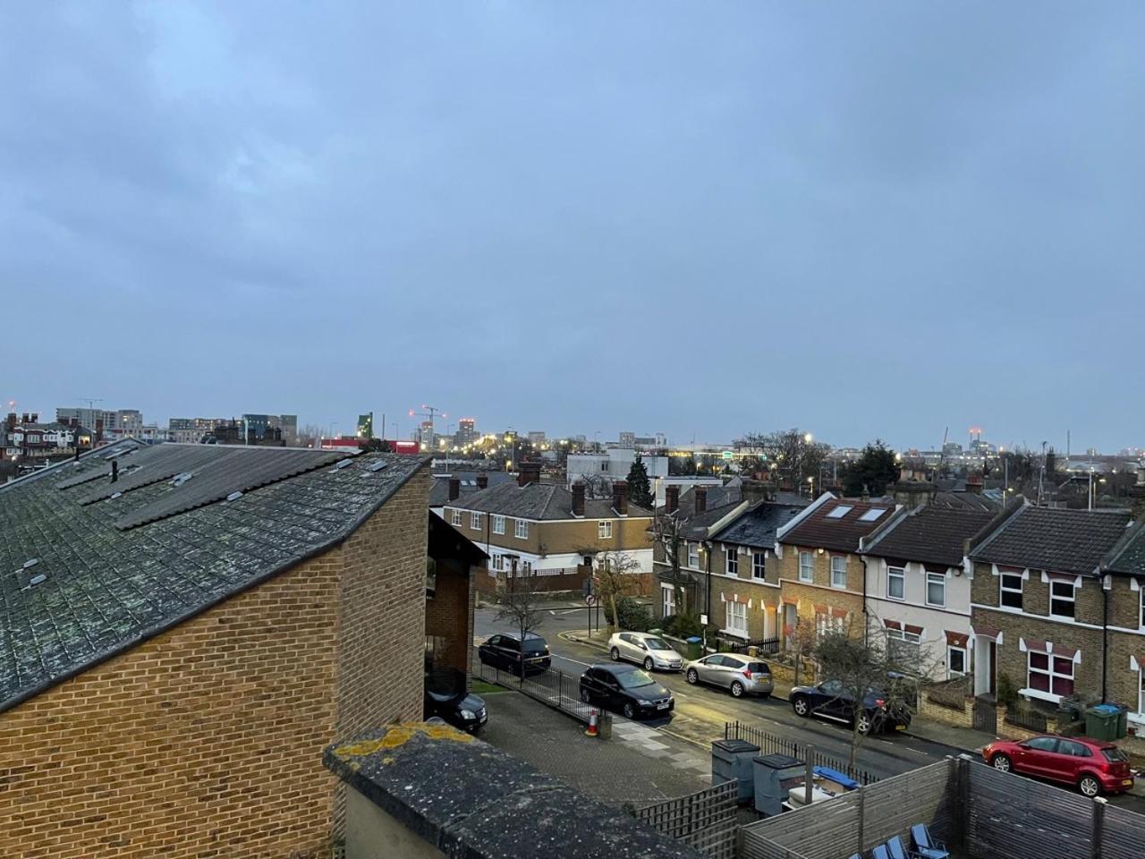In Greenwich Near The O2 Gazde/Camere de închiriat